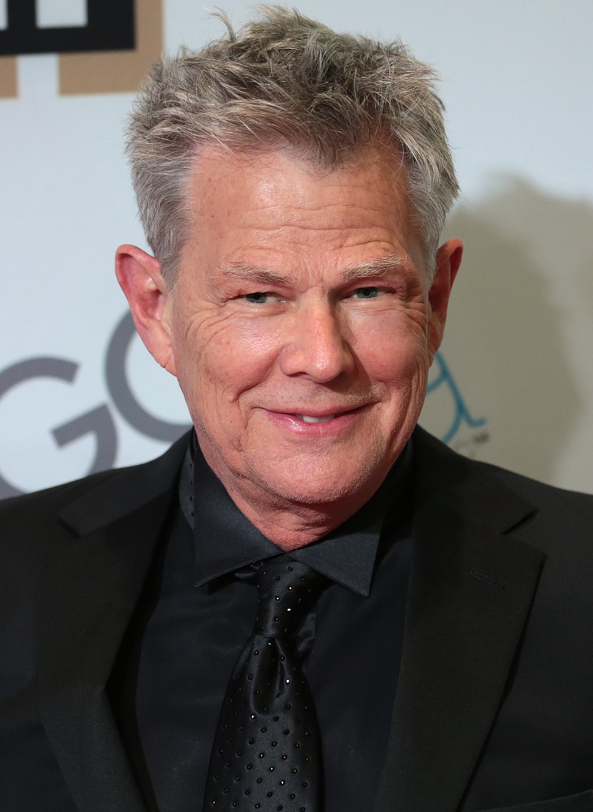 How tall is David Foster?